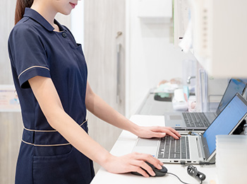 医師事務作業者（シュライバー）