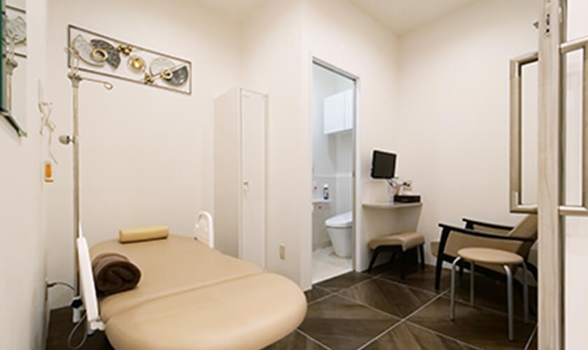 検査後のリカバリー室は完全個室あり