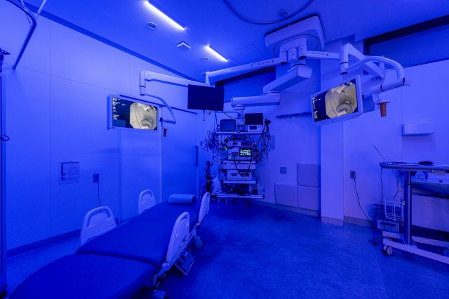 天井吊り下げ内視鏡システムやブルーライト